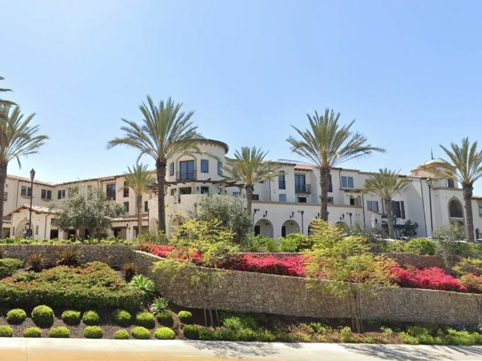 Crestavilla street elevation and landscaping